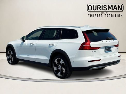 Used 2024 Volvo V60 B5 Cross Country Plus image 10