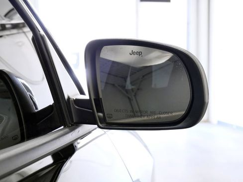 Used 2020 Jeep Compass Latitude AWD/4WD image 33