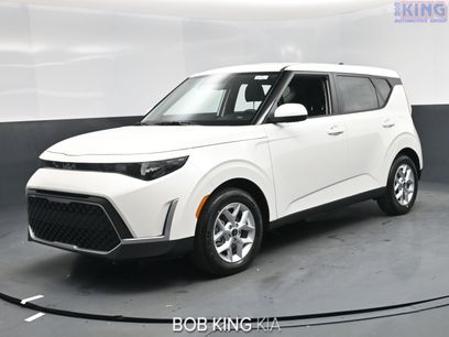 New 2025 Kia Soul LX