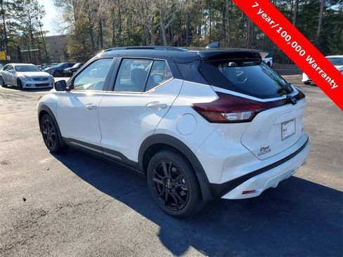 Certified 2024 Nissan Kicks SR w/ SR Premium Package image 3