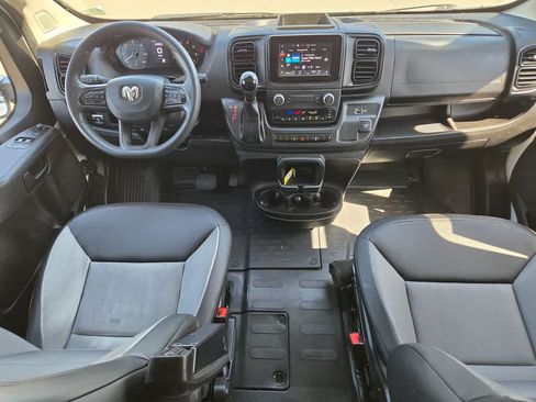Used 2024 RAM ProMaster 2500 w/ Convenience Group FWD image 9