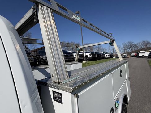 Used 2022 Ford F350 XL w/ Power Equipment Group image 9