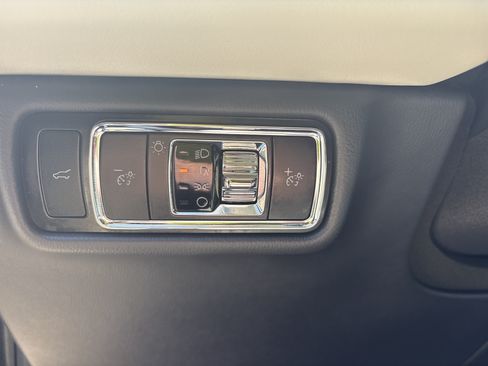 Used 2025 Lincoln Aviator Reserve w/ Equipment Group 201A AWD/4WD image 17