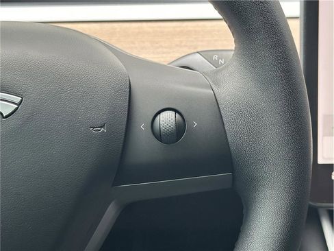 Used 2020 Tesla Model Y Long Range AWD/4WD image 23