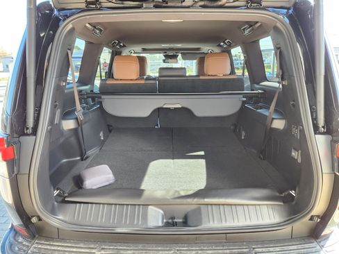 Used 2026 Lexus GX 550 w/ Cold Area Package AWD/4WD image 8