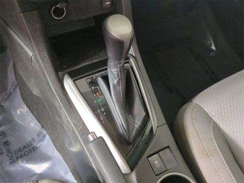Used 2015 Toyota Corolla LE image 13
