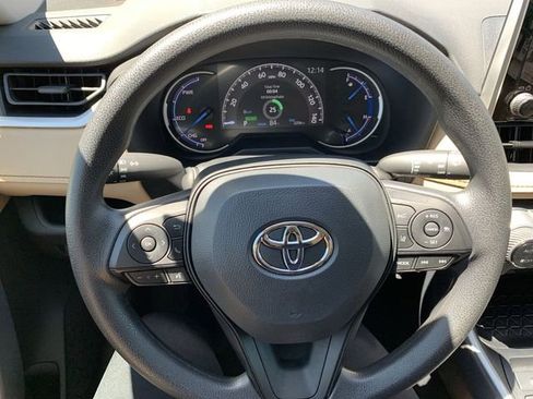 Used 2025 Toyota RAV4 LE AWD/4WD image 19