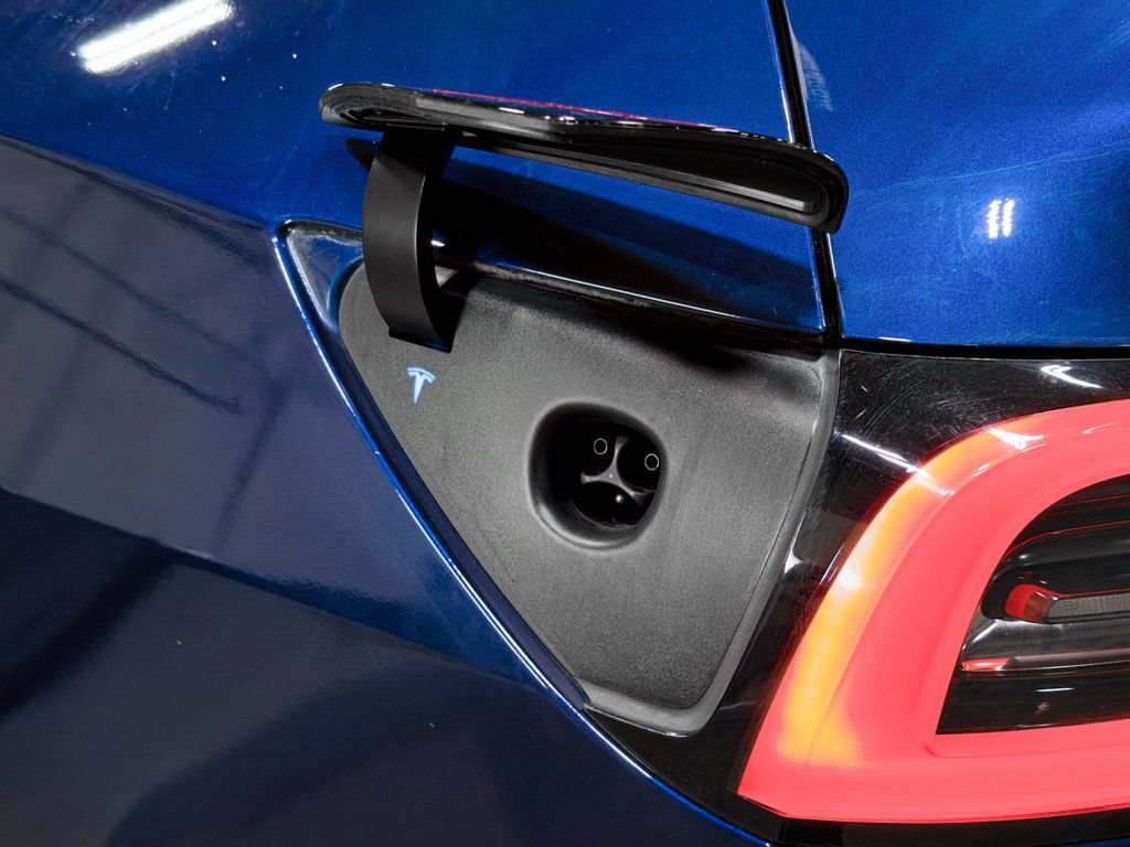 Used 2022 Tesla Model Y Performance AWD/4WD image 5