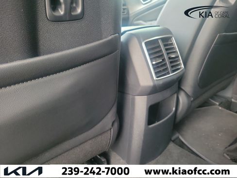 Certified 2026 Kia Sportage EX w/ EX Panorama Roof Package FWD image 16