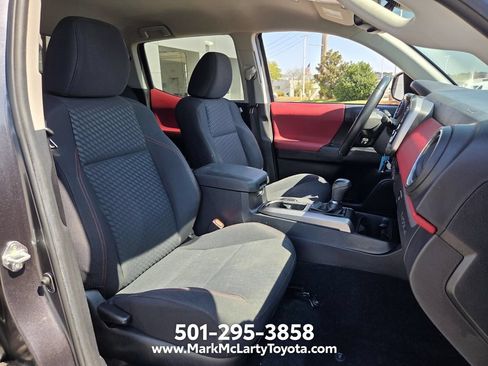 Used 2022 Toyota Tacoma SR5 AWD/4WD image 16