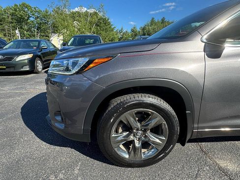 Used 2019 Toyota Highlander Limited Platinum AWD/4WD image 11