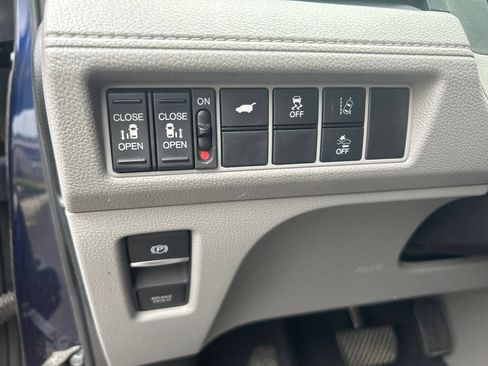 Used 2018 Honda Odyssey EX-L image 17