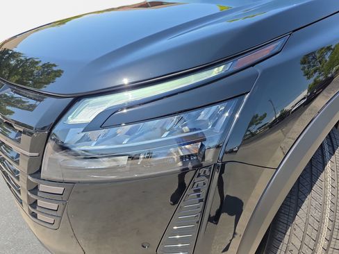 New 2026 Nissan Pathfinder SL w/ SL Premium Package FWD image 30