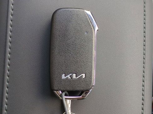 New 2025 Kia Niro EX w/ EX Cold Weather Package image 28