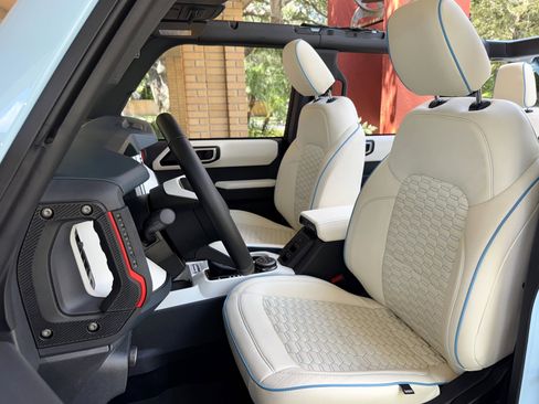 Used 2025 Ford Bronco Heritage Edition image 13