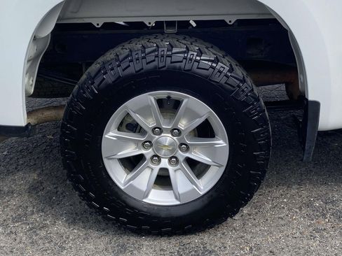 Used 2020 Chevrolet Silverado 1500 W/T w/ WT Value Package AWD/4WD image 7