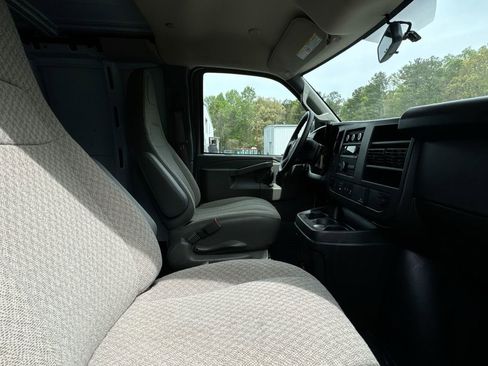 Used 2024 GMC Savana 2500 RWD image 30