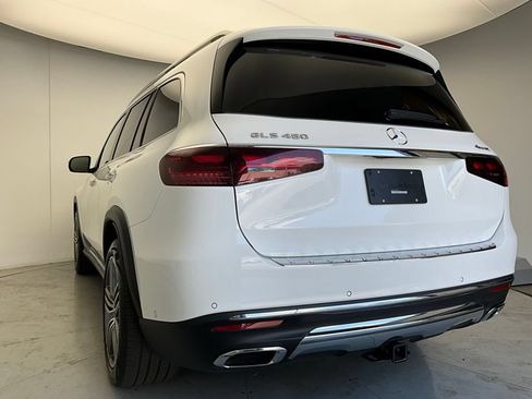 Used 2024 Mercedes-Benz GLS 450 4MATIC image 4