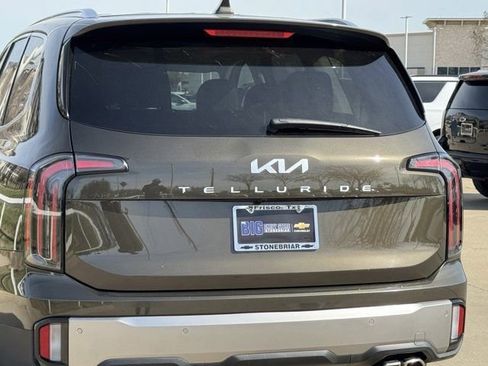 Used 2025 Kia Telluride EX w/ EX Captain's Chair Package image 8