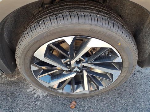 Used 2024 Mitsubishi Outlander SE S-AWC image 10