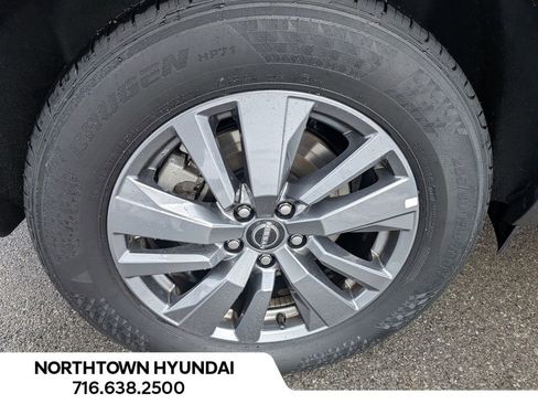 Used 2025 Nissan Pathfinder SV image 43