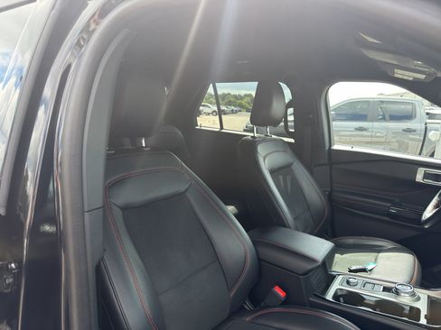 Certified 2022 Ford Explorer ST-Line AWD/4WD image 25
