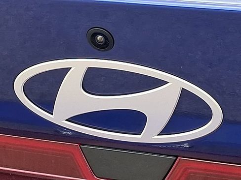 Certified 2024 Hyundai Elantra SE FWD image 28