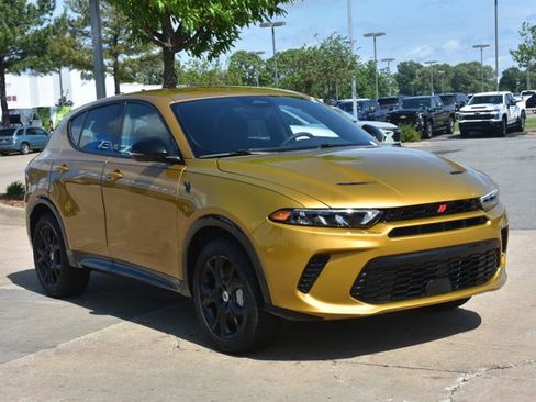 Used 2024 Dodge Hornet R/T w/ R/T Blacktop Package AWD/4WD image 3