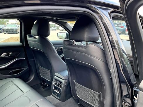 Used 2021 BMW 330i Sedan w/ M Sport Package image 21