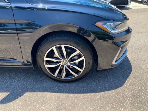 Used 2025 Volkswagen Jetta SE FWD image 27