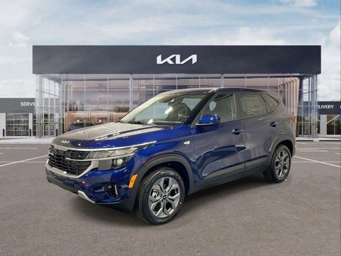 New 2026 Kia Seltos LX FWD image 4