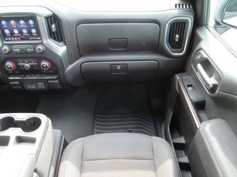 Certified 2021 Chevrolet Silverado 1500 LT w/ Convenience Package II AWD/4WD image 18