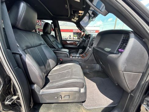 Used 2016 Lincoln Navigator Select AWD/4WD image 10
