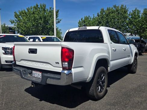 Used 2022 Toyota Tacoma SR5 RWD image 4