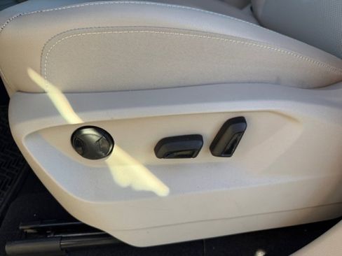 Used 2024 Volkswagen Atlas SE image 11