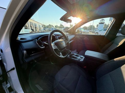 Used 2023 Chevrolet Traverse LT FWD image 10