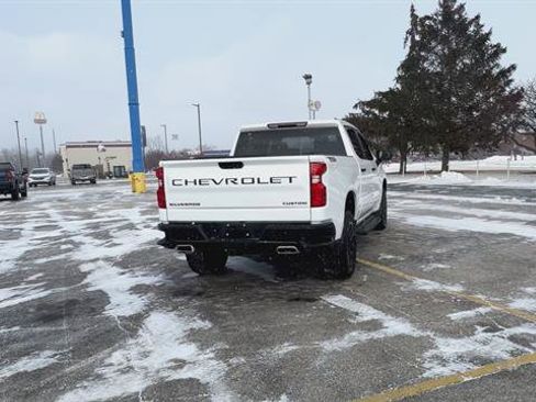 Used 2023 Chevrolet Silverado 1500 Custom Trail Boss w/ LPO, Dark Essentials Package image 8