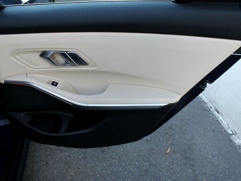 Used 2020 BMW 330i Sedan w/ Driving Assistance Package image 18