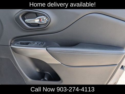 Used 2021 Jeep Cherokee Latitude image 32