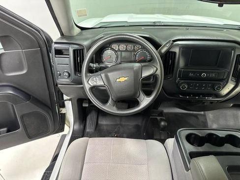 Used 2018 Chevrolet Silverado 1500 W/T w/ Trailering Package AWD/4WD image 13