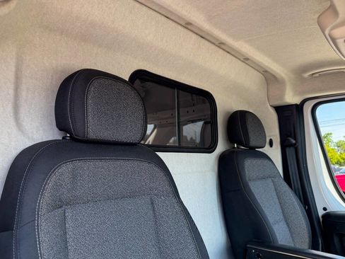 Used 2025 RAM ProMaster 2500 w/ Convenience Group FWD image 13