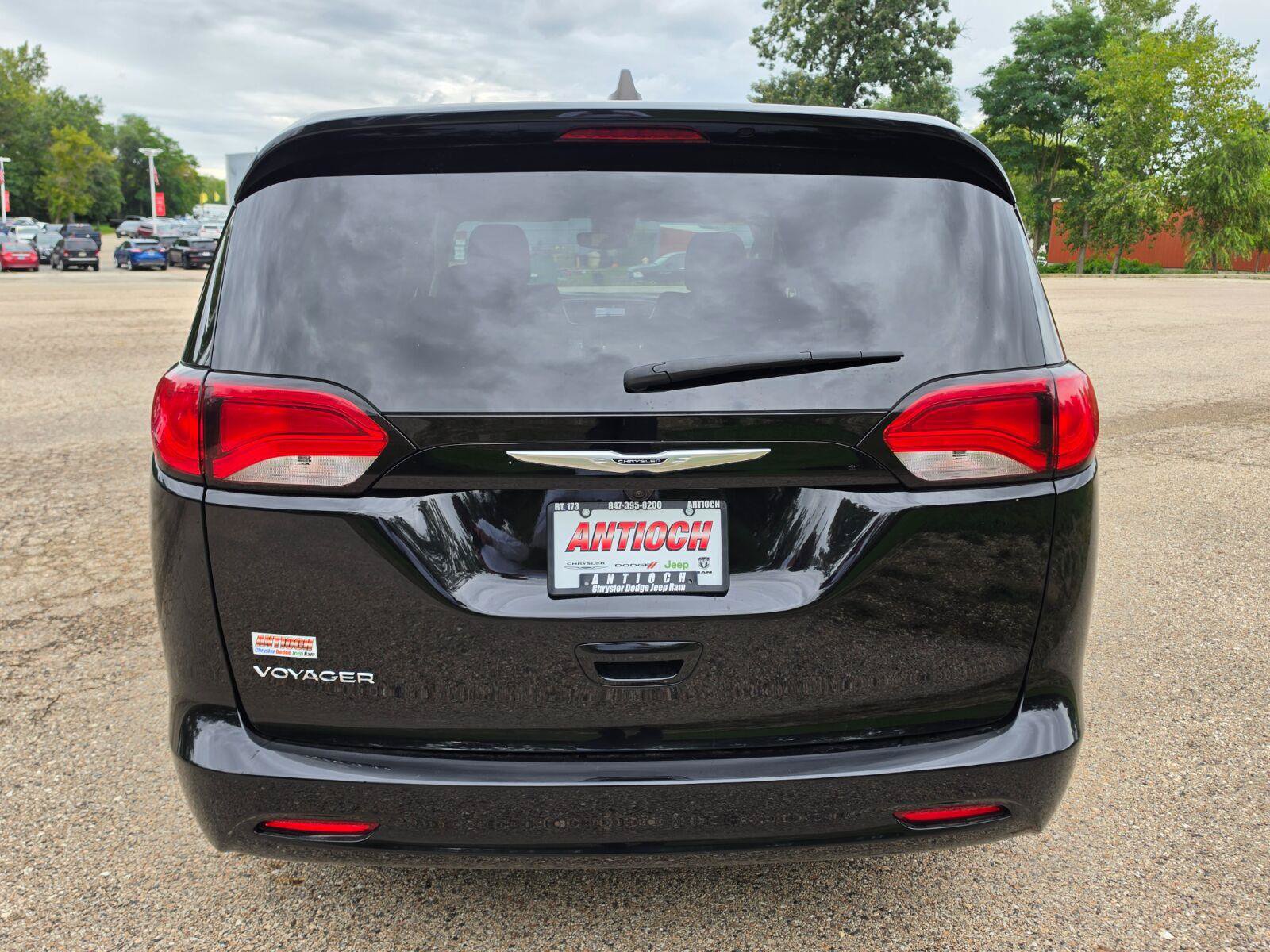 Used 2024 Chrysler Voyager LX FWD image 15