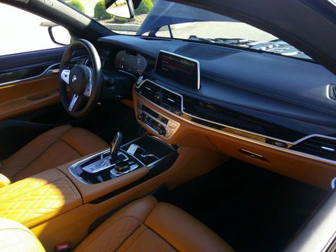 Used 2021 BMW 750i xDrive w/ Luxury Rear Seating Package AWD/4WD image 58