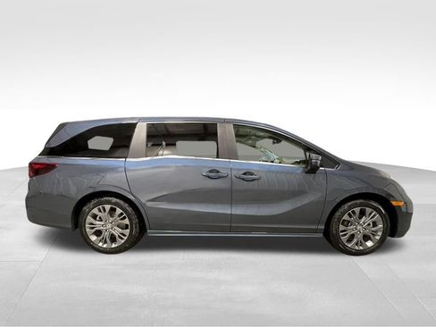New 2026 Honda Odyssey Touring image 6