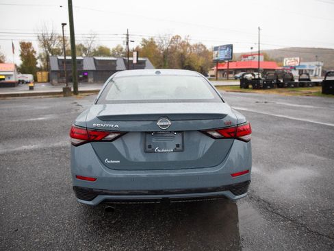 Used 2024 Nissan Sentra SR w/ SR Premium Package image 5