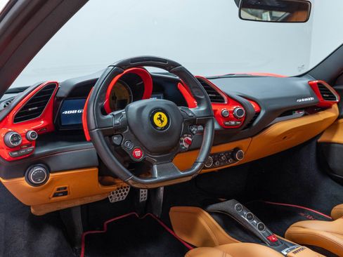 Used 2016 Ferrari 488 GTB RWD image 11