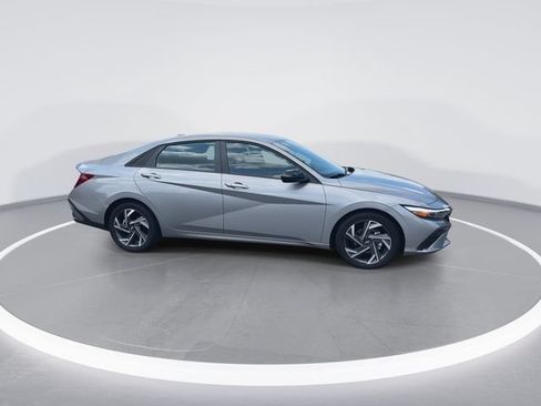 Certified 2025 Hyundai Elantra Sport FWD image 2