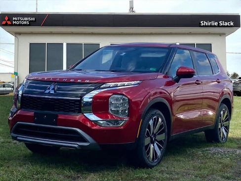 New 2025 Mitsubishi Outlander SE image 1