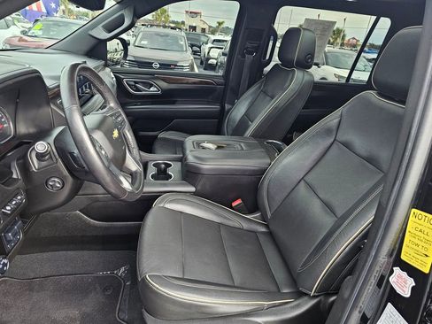 Used 2021 Chevrolet Suburban Premier w/ Premium Package image 20