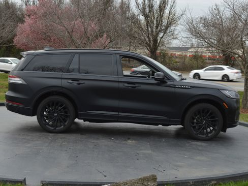 Used 2025 Lincoln Aviator Reserve w/ Jet Appearance Package image 12